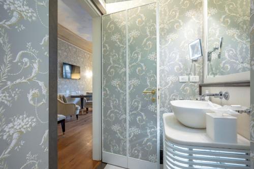 San Firenze Suites & Spa photo 72