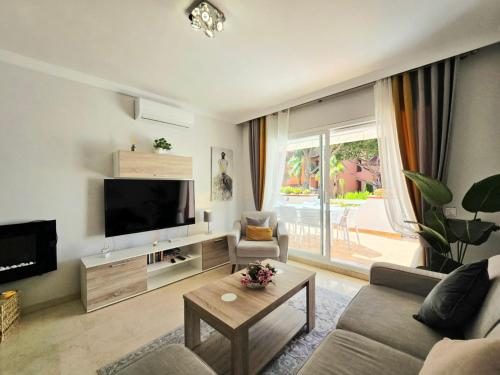 Luxury beach side apartment in Marbella Playa