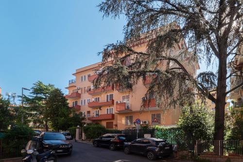 GuestHost - Bright Balcony Apartment Appiano