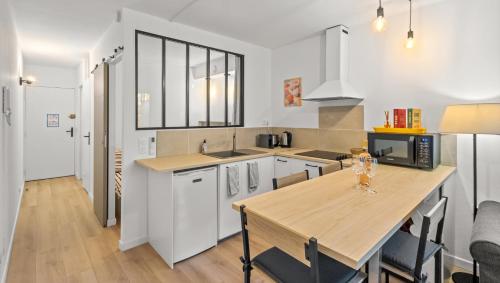 Renovated 2 room apartment with swimming pool 4 people