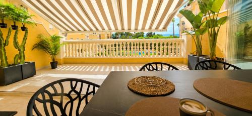 Apartamento Sofia Denia con piscina y terraza soleada con vistas al Montgó by Family Homes Rentals