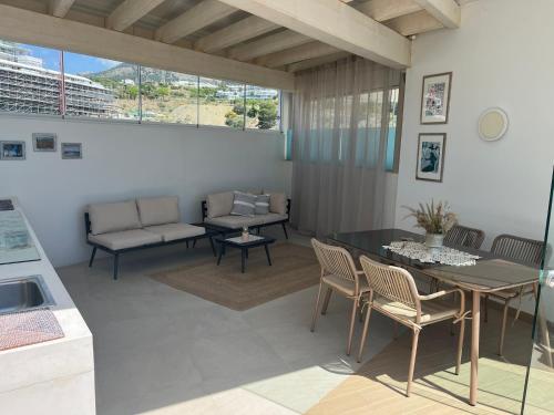 Panoramic Seaview Penthouse The Wave