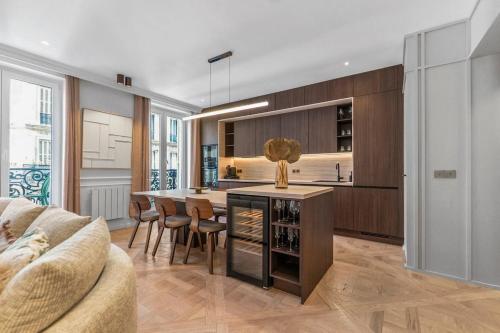 Le Marais - Luxury 2BR Residence with AC