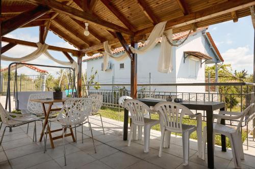 pRETTy Home with Private Pool, Sea View