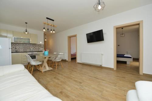 Apartmani Maja