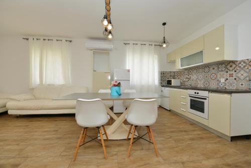 Apartmani Maja