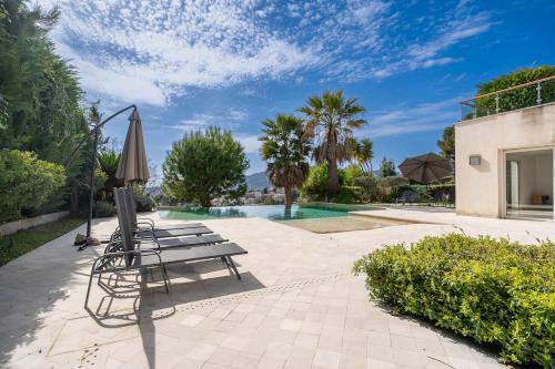 La Villa Riviera