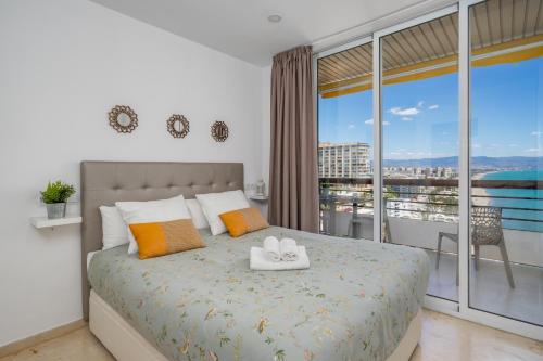 Premium Beachfront Stay in La Carihuela 2