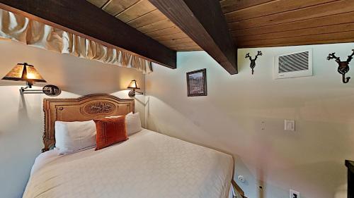 Timberline Condominiums Studio Loft Deluxe Unit 317 photo 2