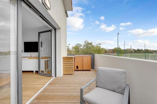 Bright apartment with parking and wifi