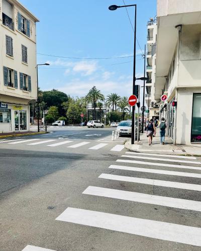 T2 proche gare, plein centre ville Antibes photo 11