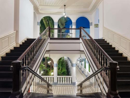 Hotel Majapahit Surabaya MGallery — Property building