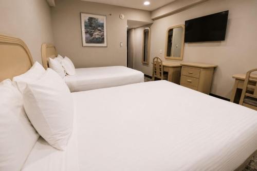 Victoria Inn — Bedroom