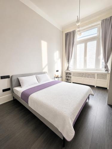 Central Budapest Guest Room