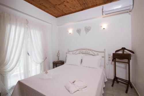 Villa John Dimeon Kato Achaia With Pool - Happy Rentals