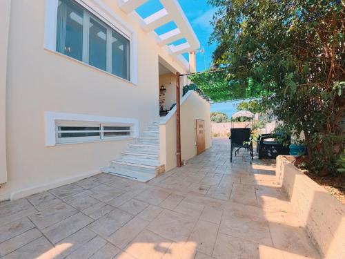 The Bright Villa
