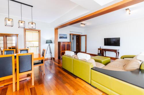 Deluxe Marina Apartment