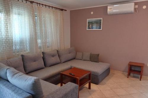 Apartments with parking space Senj - 25932