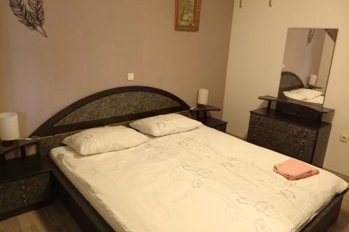 Apartments with parking space Senj - 25932