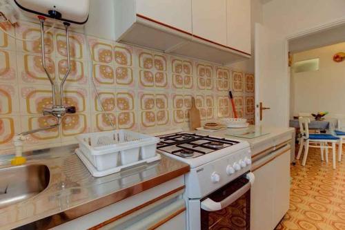 Apartments near Beach in Mali Losinj 15032