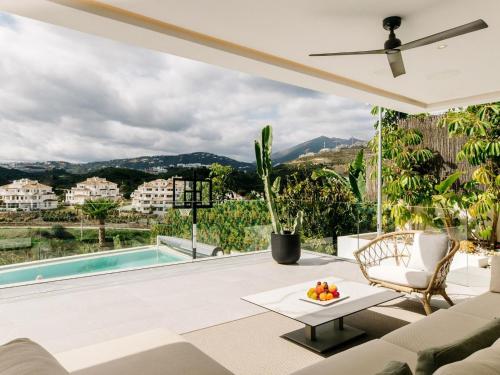 Villa moderna con vista panorámica y piscina - ES-175-62