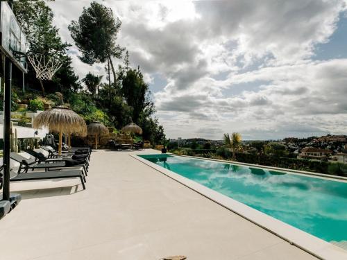 Villa moderna con vista panorámica y piscina - ES-175-62