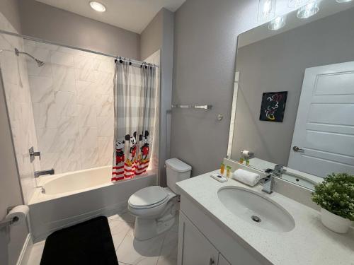 5BR Getaway with Pool Arcade Games and Resort Access photo 69