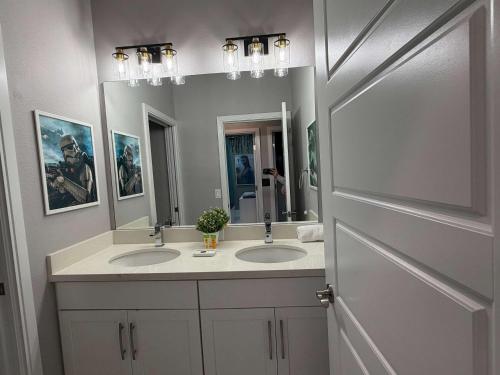 5BR Getaway with Pool Arcade Games and Resort Access photo 76