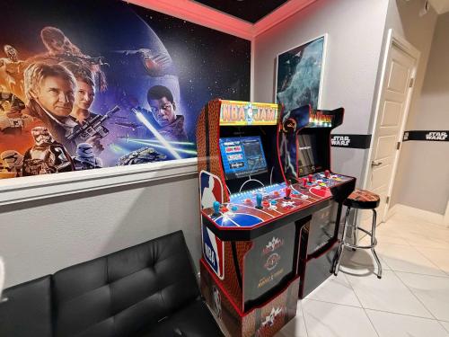 5BR Getaway with Pool Arcade Games and Resort Access photo 85