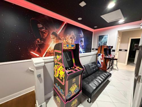 5BR Getaway with Pool Arcade Games and Resort Access photo 84