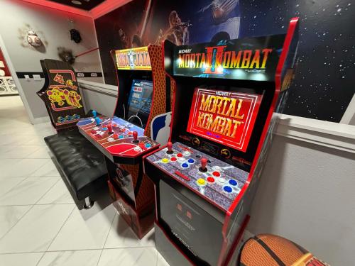 5BR Getaway with Pool Arcade Games and Resort Access photo 86