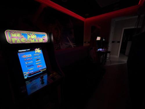 5BR Getaway with Pool Arcade Games and Resort Access photo 91