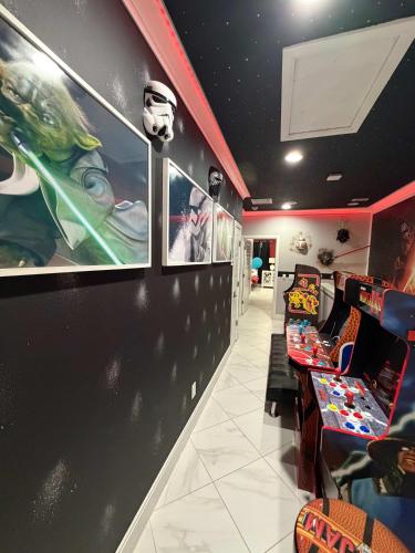 5BR Getaway with Pool Arcade Games and Resort Access photo 93