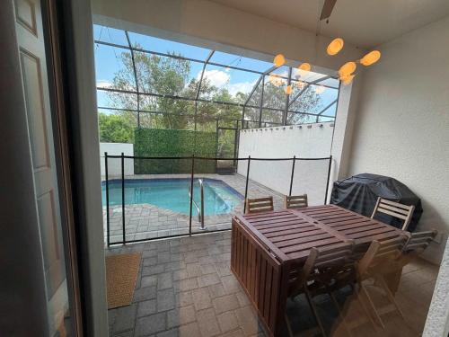 5BR Getaway with Pool Arcade Games and Resort Access photo 16