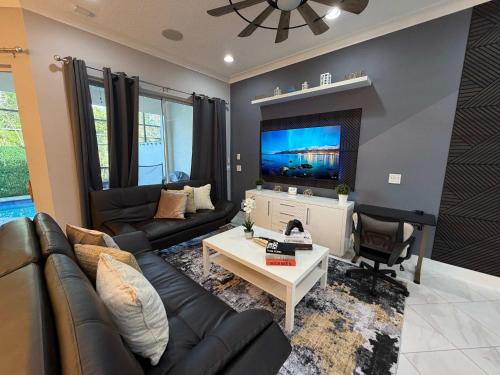 5BR Getaway with Pool Arcade Games and Resort Access photo 12