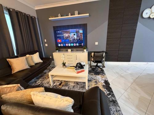 5BR Getaway with Pool Arcade Games and Resort Access photo 119