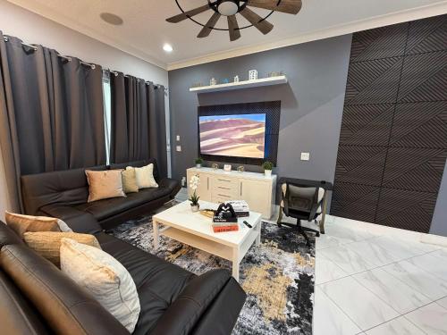 5BR Getaway with Pool Arcade Games and Resort Access photo 120