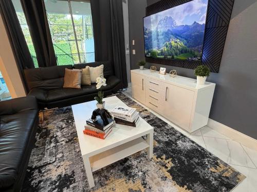 5BR Getaway with Pool Arcade Games and Resort Access photo 123