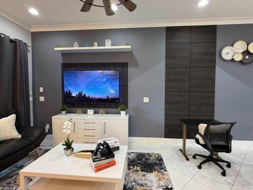 5BR Getaway with Pool Arcade Games and Resort Access photo 132