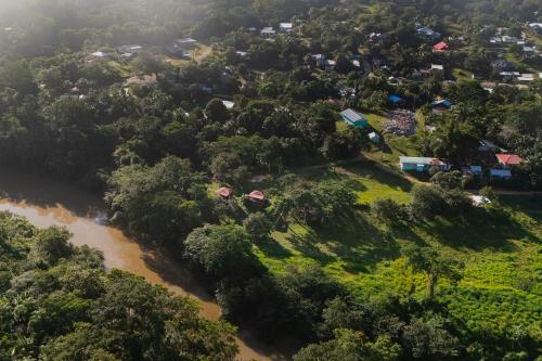 Landskap semula jadi dekat dengan lodge