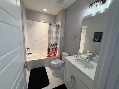 5BR Getaway with Pool Arcade Games and Resort Access photo 137