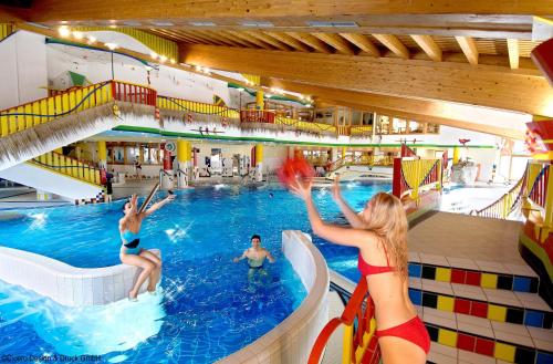 Bazén v ubytování Haus Alpenfriede nebo v jeho okolí