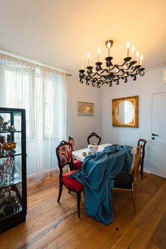 Love Affair Apartment