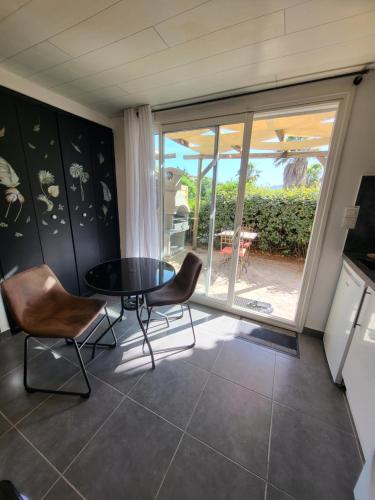 STUDIO A 30O M de la plage de Santa Giulia