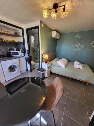 STUDIO A 30O M de la plage de Santa Giulia