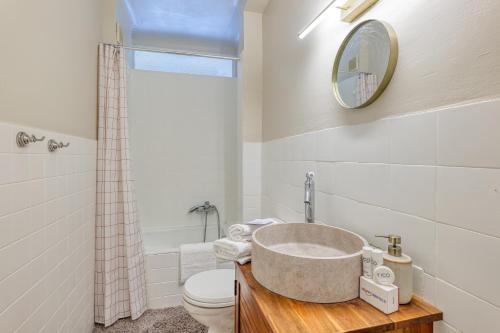 Lion Apt - Near City Center - Terrace - Happy Rentals