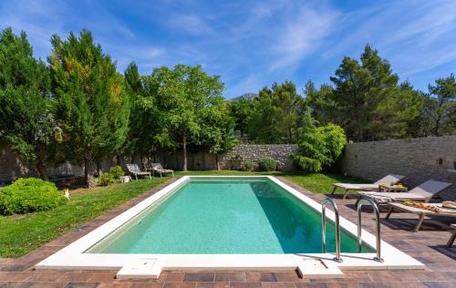Private Villa My Way with Heated Pool Near Omiš