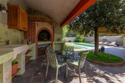Private Villa My Way with Heated Pool Near Omiš