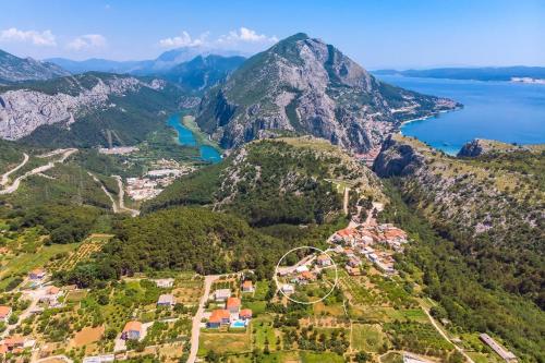 Private Villa My Way with Heated Pool Near Omiš