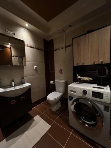 John Holiday Apartment